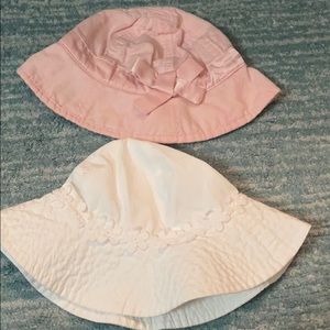 🎁bundle me! 5 for $30. Lot of 2 baby girl hats